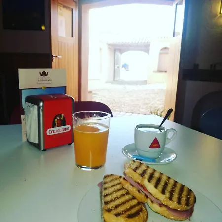 Hostal Turístico La Almazara *