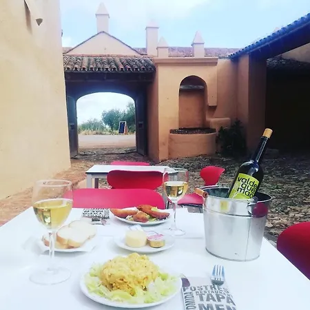 Turístico La Almazara Hostal