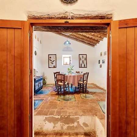 Hostal Turístico La Almazara