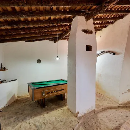 Turístico La Almazara Hostal